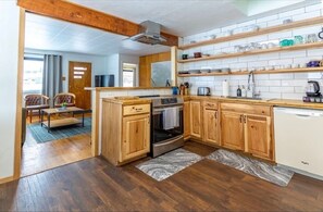 Fridge, microwave, oven, dishwasher - Recently remodeled home with cozy updated rooms with plenty of space for larger groups. (Philipsburg)