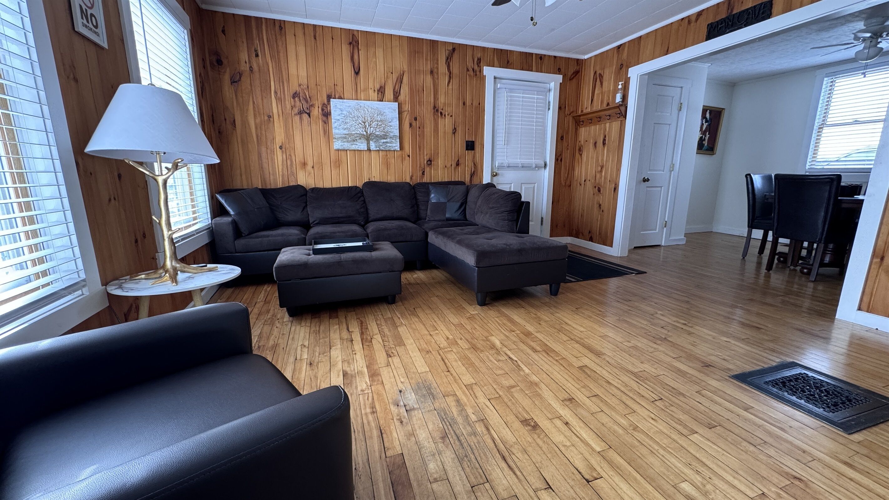 Smart-TV, peis og bøker