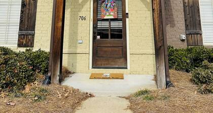 Charming 3-bedroom condo in Oxford!