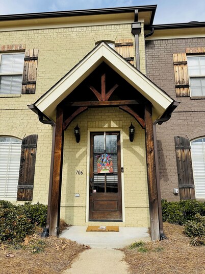 Charming 3-bedroom condo in Oxford! 