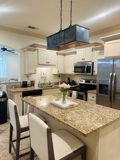 Charming 3-bedroom condo in Oxford! 