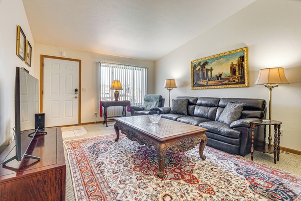 Manitowoc Vacation Rental | 2BR | 1BA | 3 Steps Required | 900 Sq Ft