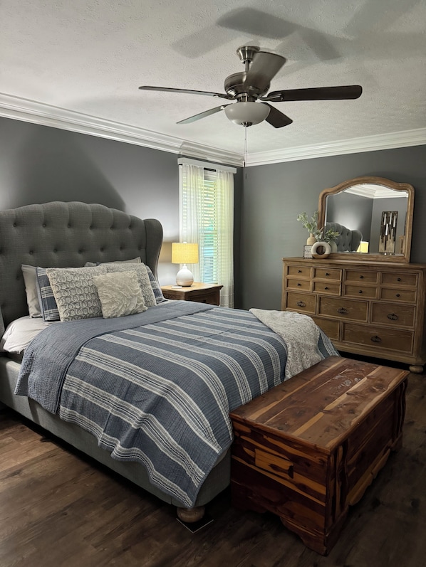 3 bedrooms, desk, iron/ironing board, WiFi