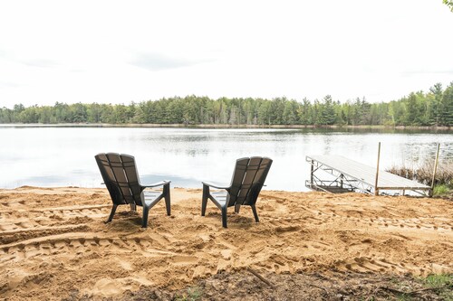 Entire Home in the heart of Sugar Camp on beautiful Bass Lake. No Cleaning Fee!!
