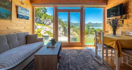 Charming 1-bedroom cottage in marvelous Zeta with WiFi, AC