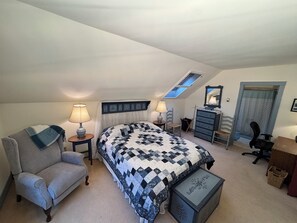 3 bedrooms, desk, iron/ironing board, free WiFi - Charming Rockport, Maine 3BR – Walk to Picturesque Harbor & Downtown (Rockport)