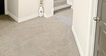 Spacious 5-bedroom house with AC and WiFi in charming Lawrenceville