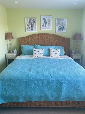 5 bedrooms, iron/ironing board, WiFi, bed sheets - Beautiful Oceanfront Beach house (Pine Knoll Shores)