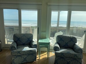 Smart TV - Beautiful Oceanfront Beach house (Pine Knoll Shores)