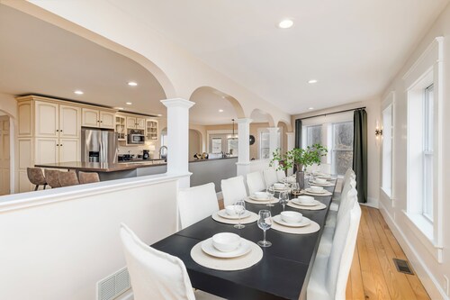 Hillside Retreat - Charming Hocking Hills Home - 5BA, 4BD, 7 mi to Trails