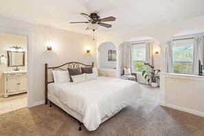 4 bedrooms, free WiFi, bed sheets - Hillside Retreat - Charming Hocking Hills Home - 5BA, 4BD, 7 mi to Trails (Laurelville)