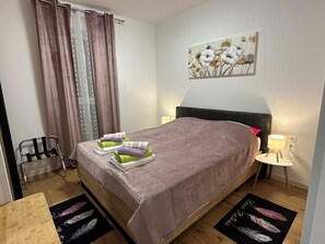 2 bedrooms, iron/ironing board, WiFi, bed sheets