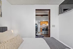 1 室のベッドルーム、アイロン / アイロン台、WiFi、ベッドシーツ