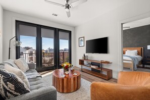 Smart TV - Urban Cowboy Condo Near Vanderbilt (Nashville)