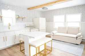 Interior - Charming cottage In The Heart of Sugar Camp on Bass Lake - No Cleaning Fee! (Rhinelander)