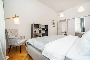 2 bedrooms, iron/ironing board, WiFi, bed sheets