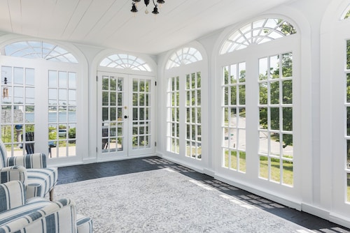 Buttermilk Bay Beach House - Newly Renovated Waterfront Five Bedroom