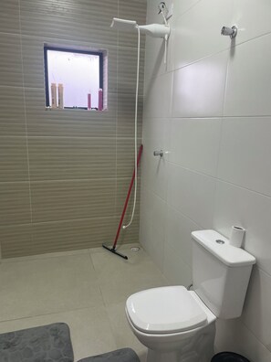 Chuveiro, secador de cabelo