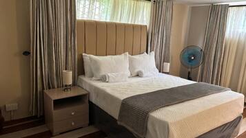 6 habitaciones, tabla de planchar con plancha, wifi y ropa de cama