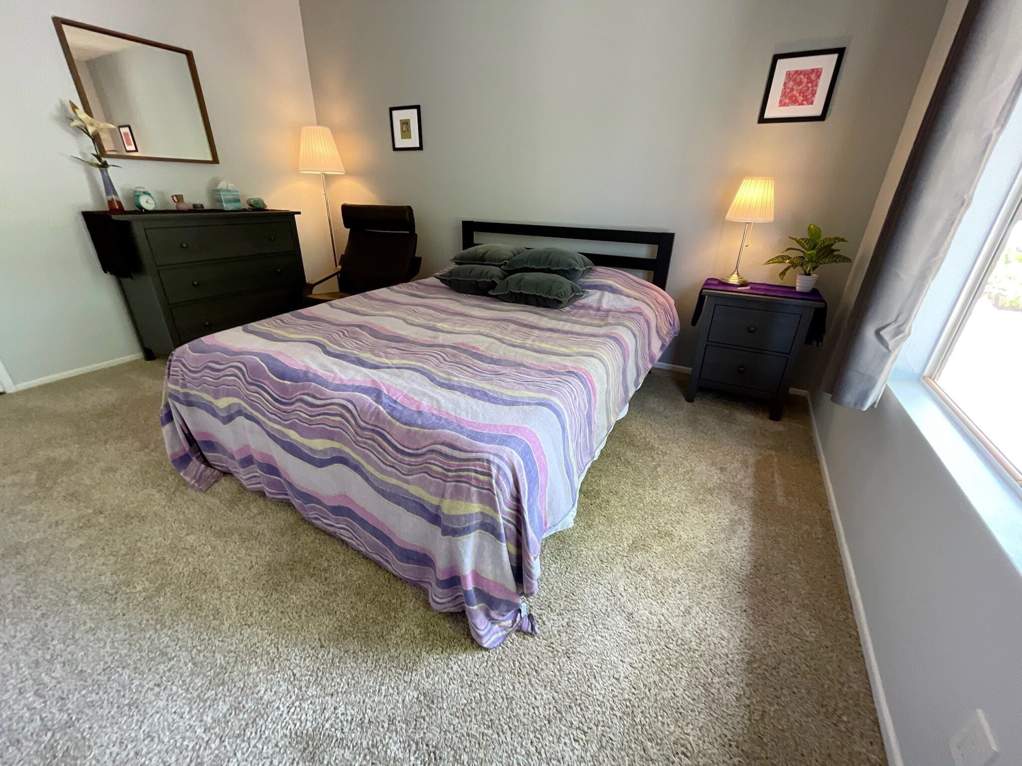 Bureau, fer et planche à repasser, Wi-Fi, draps fournis