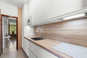 Geladeira, fogão, cooktop, lava-louças
