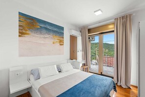 4 makuuhuonetta, silitysrauta/-lauta, ilmainen Wi-Fi, vuodevaatteet