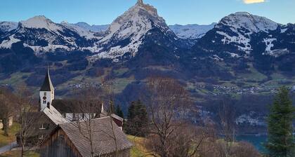 Ferienwohnung geeignet für grosse Familien und Gruppen. Wandern und Skifahren