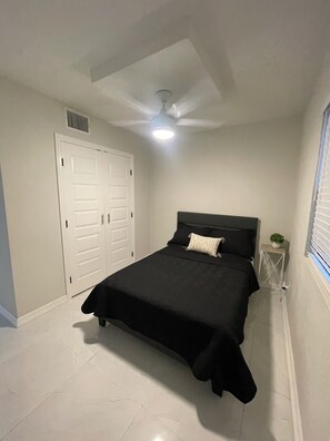 2 bedrooms, iron/ironing board, free WiFi, bed sheets