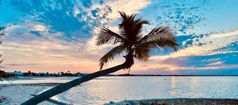 Bahama Beach Club in Paradise, Treasure Cay Beachfront, ground floor condo