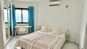 2 chambres, bureau, fer et planche à repasser, Wi-Fi gratuit