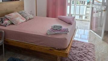 Chambre Double ou avec lits jumeaux, 1 lit double, balcon, vue mer | Wi-Fi gratuit