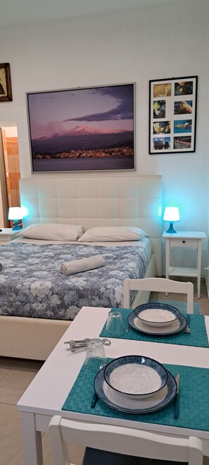 1 bedroom, free WiFi, bed sheets