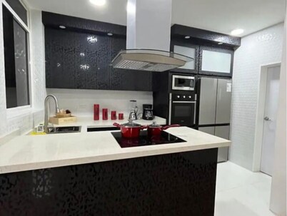 Spacious 3-bedroom apartment with AC, WiFi in charming Caracas