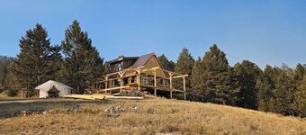 Outlaw Cabin at Arcady Ridge Ranch-rustic vibe meets and beautiful mountain view