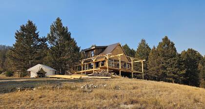 Outlaw Cabin at Arcady Ridge Ranch-rustic vibe meets and beautiful mountain view