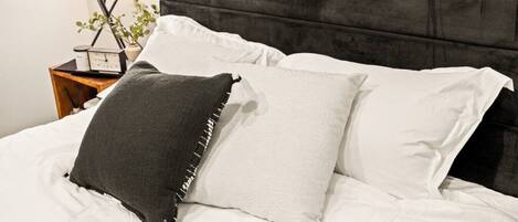 1 makuuhuone, työpöytä, silitysrauta/-lauta, Wi-Fi