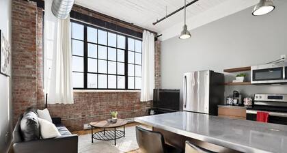 Chic Loft in Peoria Warehouse District