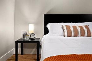 1 bedroom, desk, iron/ironing board, WiFi