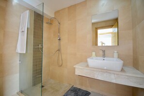 Hair dryer, towels, soap, toilet paper - Wonderful, Apartment (Marrakesh)