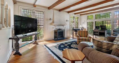 1st flr nr Shaker, RTA rail, Cle Clinic & Univ. Ho