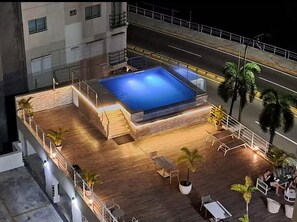 حمّام سباحة خارجي