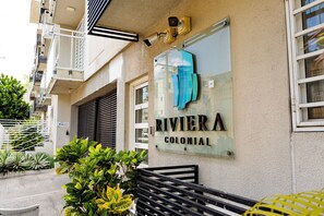 Exterior detail - Apt with pool in front of Zona Colonial + parking (Santo Domingo Este)