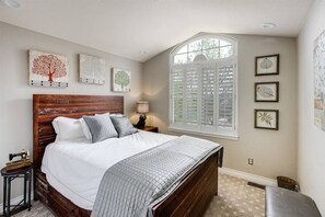 2 bedrooms, iron/ironing board, WiFi, bed sheets - Impeccable Boulder Co Home Hot Tub EV Charger

 (Niwot)