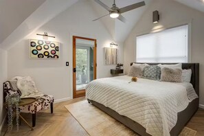 2 bedrooms, desk, iron/ironing board, travel crib