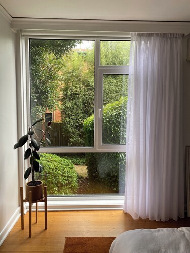 A Hidden Gem in Leafy Hawthorn - onsite parking, trams and train close proximity