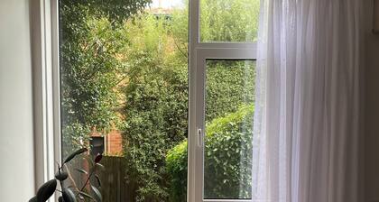 A Hidden Gem in Leafy Hawthorn - onsite parking, trams and train close proximity