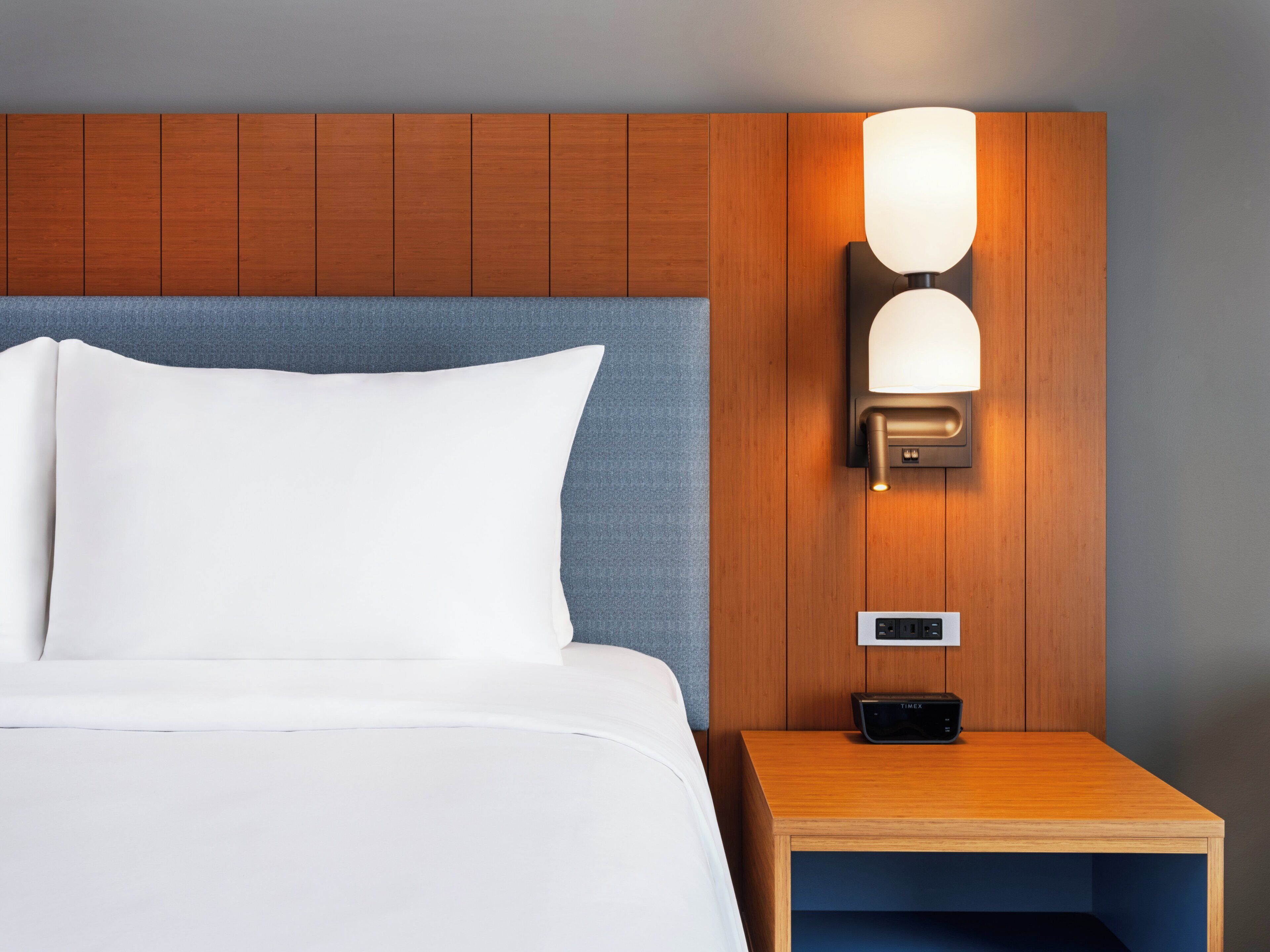 標準客房 | 義大利 Frette 床單、高級寢具、羽絨被、記憶床墊