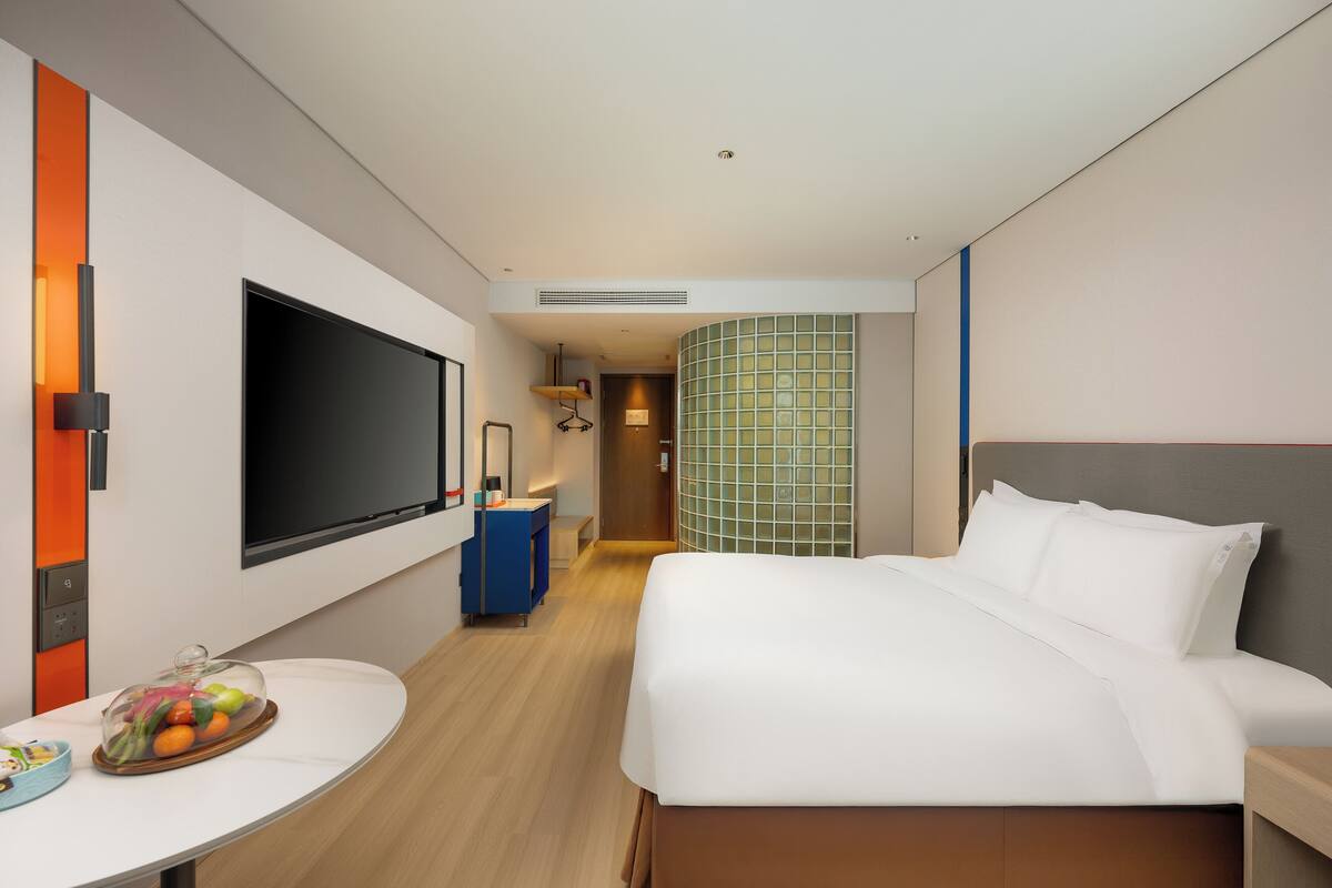 Habitación estándar, 1 cama King size (Extra Floor Space, High Floor) | Ropa de cama de alta calidad y edredón