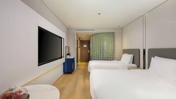 2 Single Standard High Floor | Premium bedding, down duvets, laptop workspace, blackout curtains
