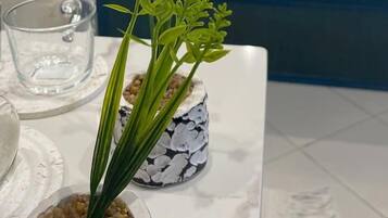 Deluxe Double Room, 1 King Bed, Kitchenette, Desert View | Egyptian cotton sheets, premium bedding, minibar, desk